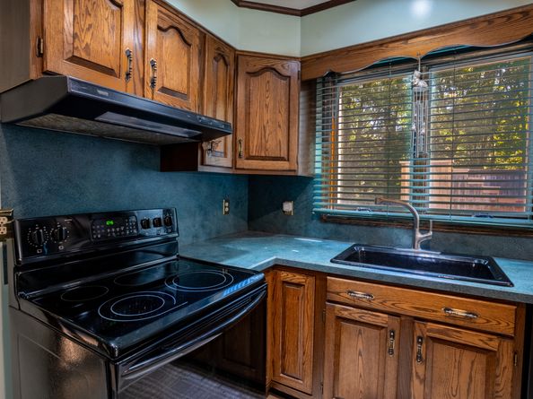124 Bagburn Road, Monroe CT 06468