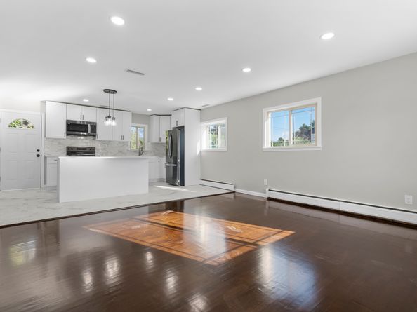 70 Guzzi Drive, Stratford CT 06615