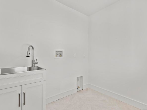 15 Barton Road, Fairfield CT 06824