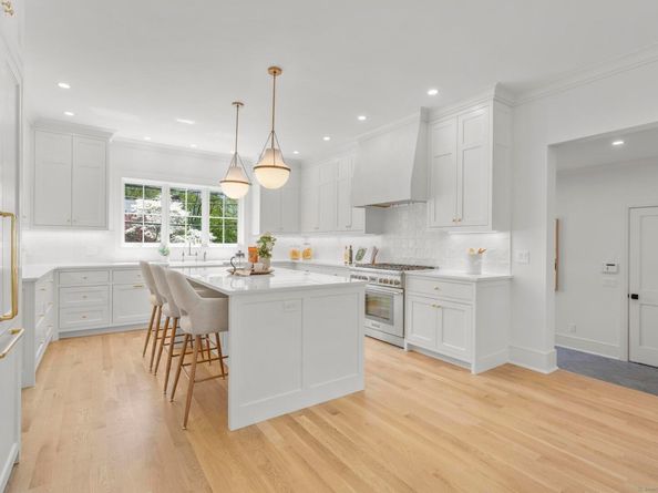 15 Barton Road, Fairfield CT 06824