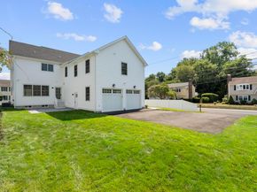 15 Barton Road, Fairfield CT 06824