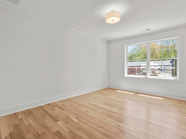 15 Barton Road, Fairfield CT 06824