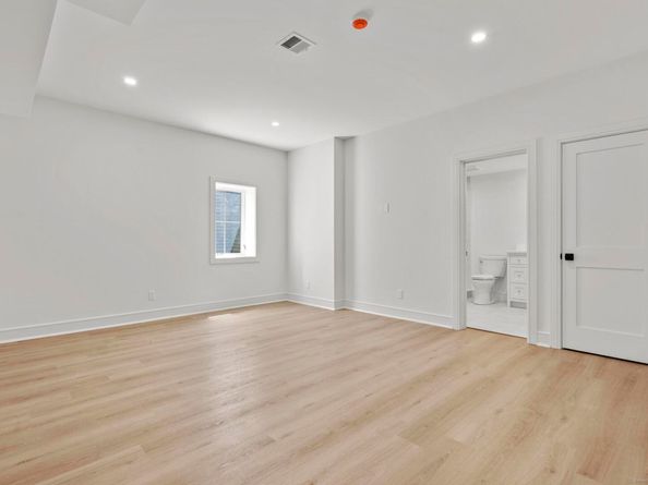 15 Barton Road, Fairfield CT 06824