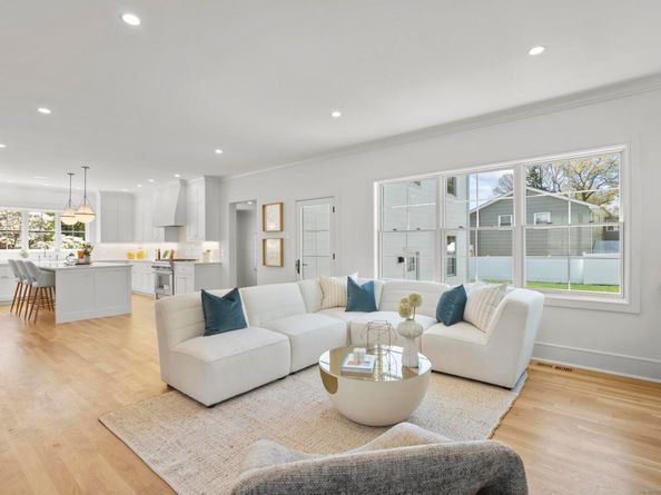 15 Barton Road, Fairfield CT 06824