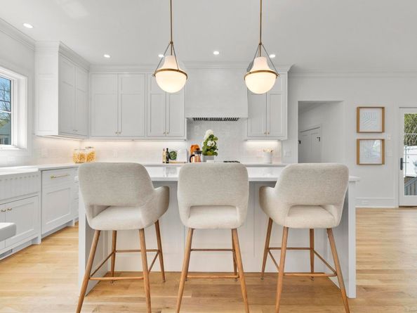 15 Barton Road, Fairfield CT 06824