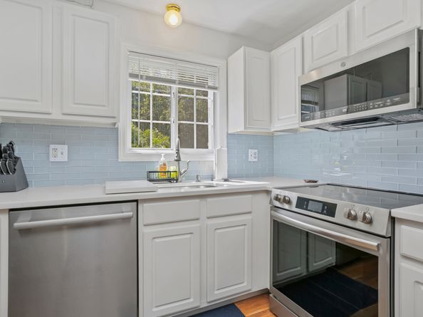 27 W Main Street APT 11, Norwalk CT 06851