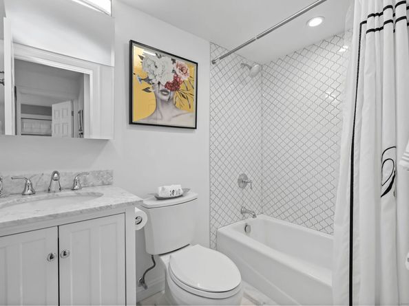 171 Rowayton Woods Drive 171, Norwalk CT 06854