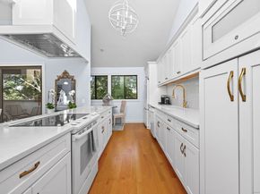 171 Rowayton Woods Drive 171, Norwalk CT 06854