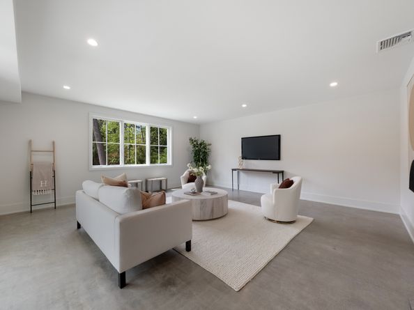 102 Compo Road S, Westport CT 06880