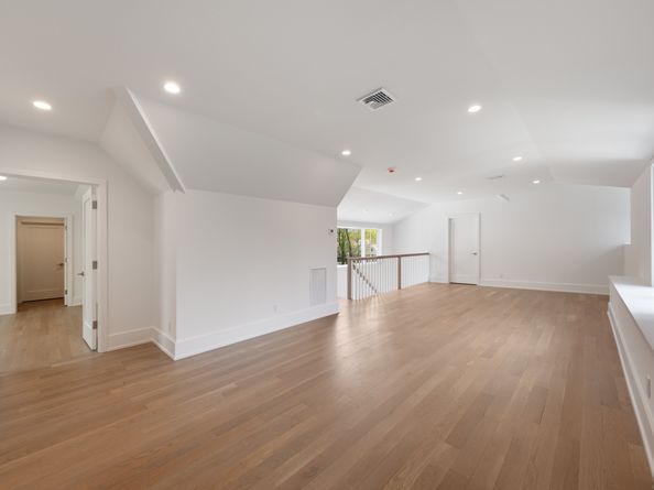 102 Compo Road S, Westport CT 06880
