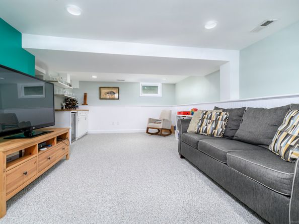 118 Gaymoor Drive, Stamford CT 06907