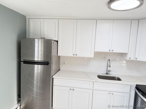 8 Wardwell Street APT 6, Stamford CT 06902