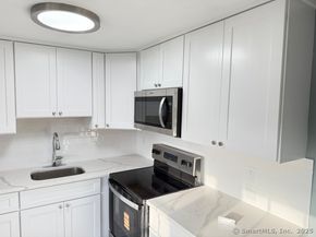 8 Wardwell Street APT 6, Stamford CT 06902