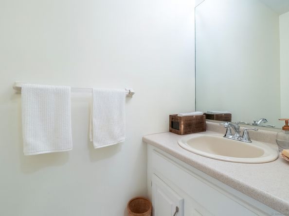 19 Prospect Ridge APT 14, Ridgefield CT 06877