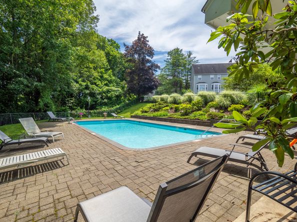 19 Prospect Ridge APT 14, Ridgefield CT 06877