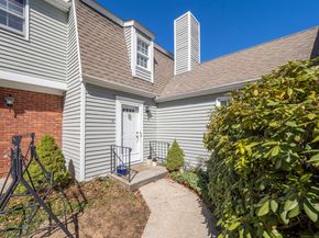 19 Prospect Ridge APT 14, Ridgefield CT 06877