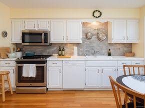 19 Prospect Ridge APT 14, Ridgefield CT 06877