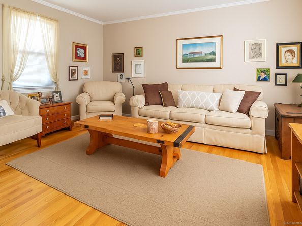 19 Prospect Ridge APT 14, Ridgefield CT 06877