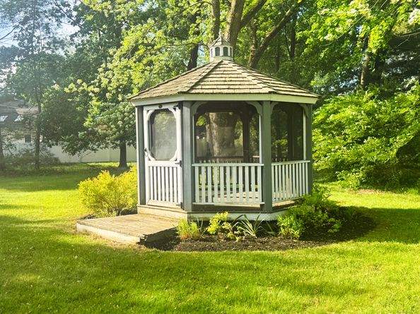 121 Lewis Road, Trumbull CT 06611