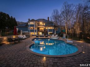 3 Crescent Lane, Trumbull CT 06611