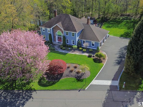3 Crescent Lane, Trumbull CT 06611