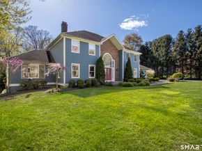 3 Crescent Lane, Trumbull CT 06611