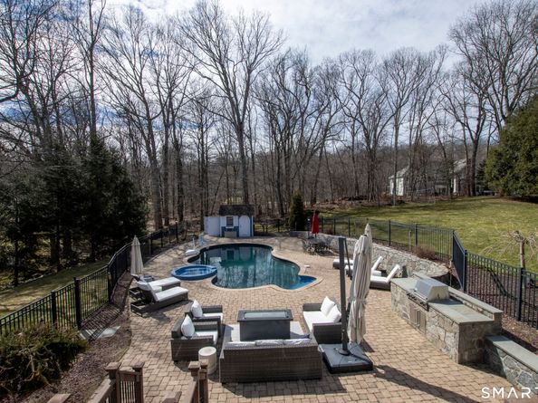 3 Crescent Lane, Trumbull CT 06611