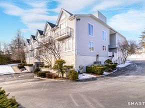 115 Flax Hill Road Apt 10, Norwalk CT 06854