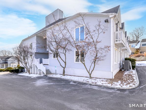 115 Flax Hill Road Apt 10, Norwalk CT 06854