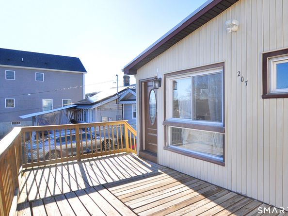 207 Hillcrest Road, Bridgeport CT 06606