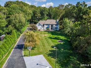 8 Woodridge Lane, New Fairfield CT 06812
