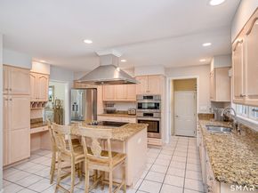 8 Woodridge Lane, New Fairfield CT 06812