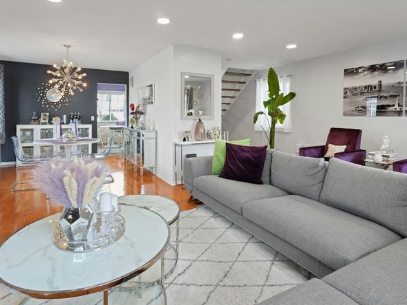 31 Wascussee Lane 65, Stamford CT 06902