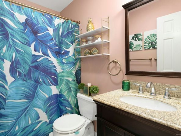 31 Wascussee Lane 65, Stamford CT 06902