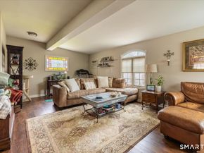 5 Mount Pleasant Road, Newtown CT 06470