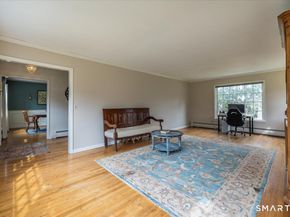 5 Mount Pleasant Road, Newtown CT 06470