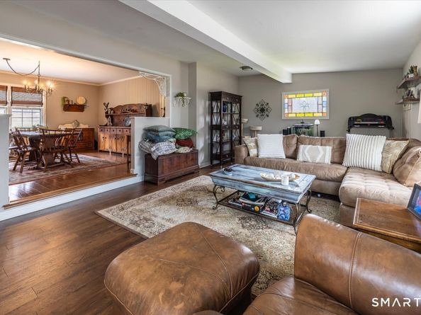 5 Mount Pleasant Road, Newtown CT 06470