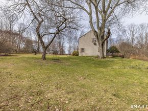 5 Mount Pleasant Road, Newtown CT 06470