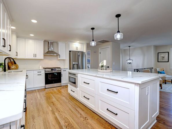 5 Robert Frost Drive, Shelton CT 06484