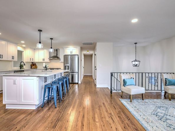 5 Robert Frost Drive, Shelton CT 06484