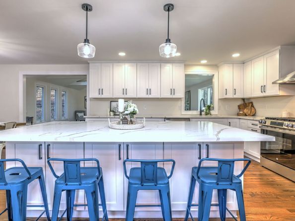 5 Robert Frost Drive, Shelton CT 06484