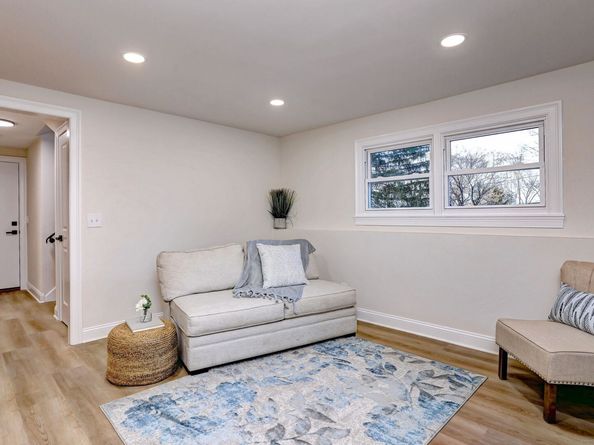 5 Robert Frost Drive, Shelton CT 06484