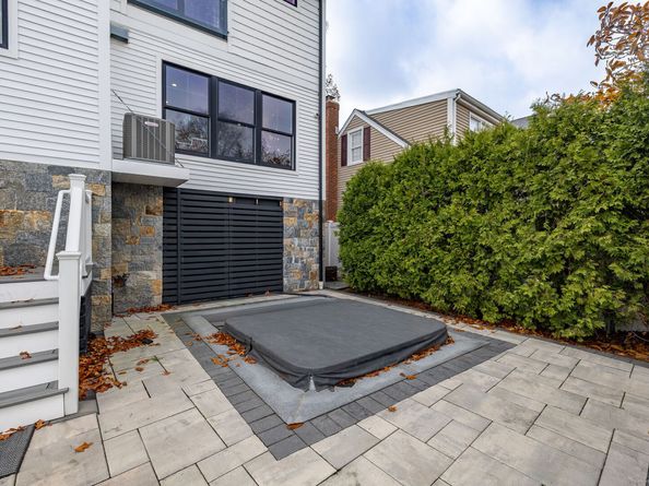 783 Reef Road, Fairfield CT 06824