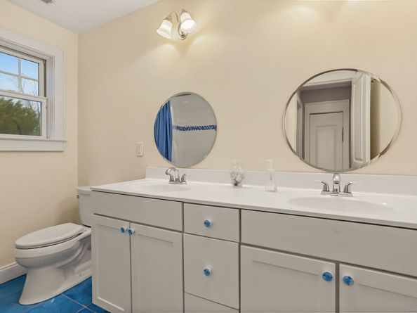 8 Moorland Road, Trumbull CT 06611