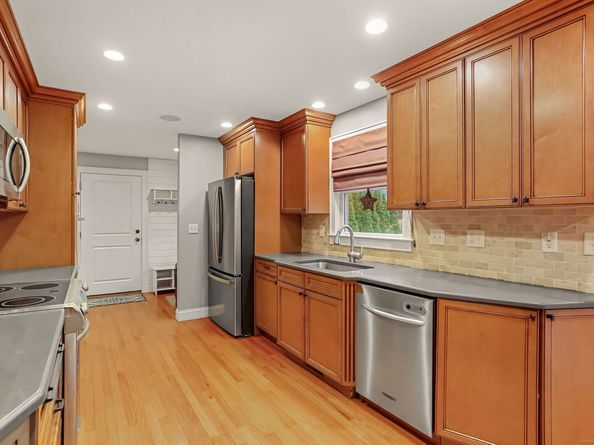 8 Moorland Road, Trumbull CT 06611