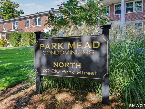 196 Park Street 8, New Canaan CT 06840
