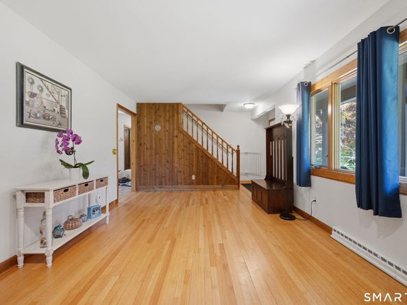11 Birdseye Rd Extension, Shelton CT 06484