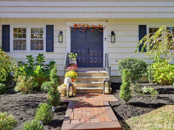 285 Primrose Lane, Fairfield CT 06825