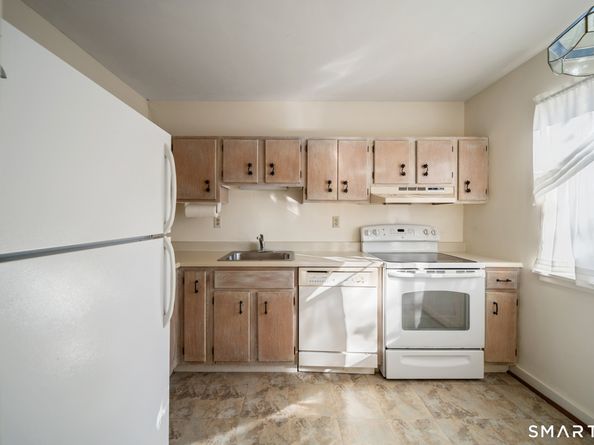 532 Asbury Ridge 532, Shelton CT 06484