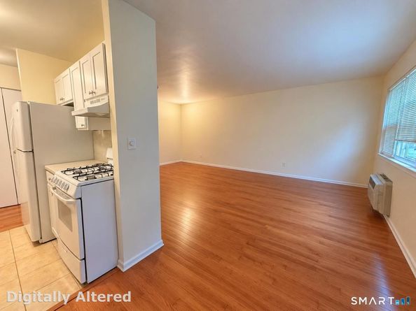 1000 Knapps Highway 10, Fairfield CT 06825